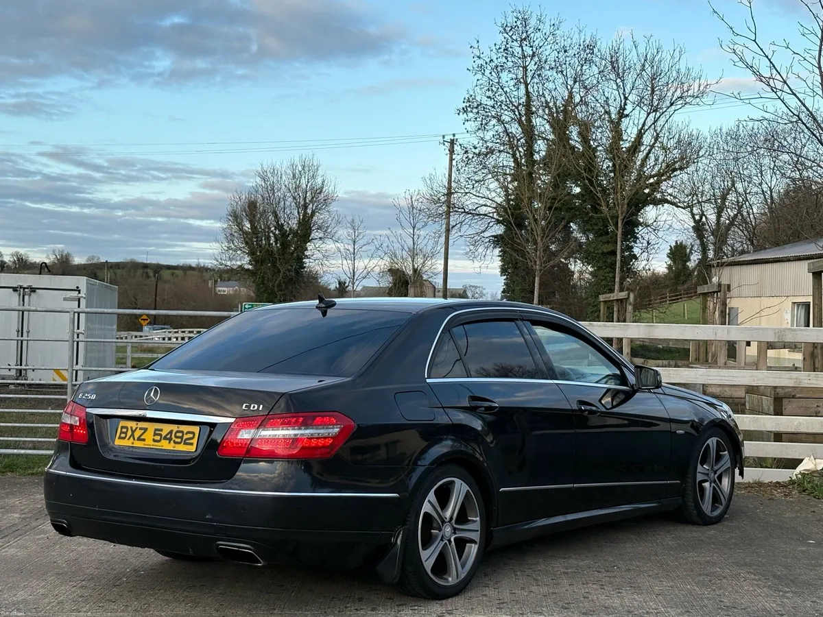 2011 MERCEDES E250CDI - Image 3