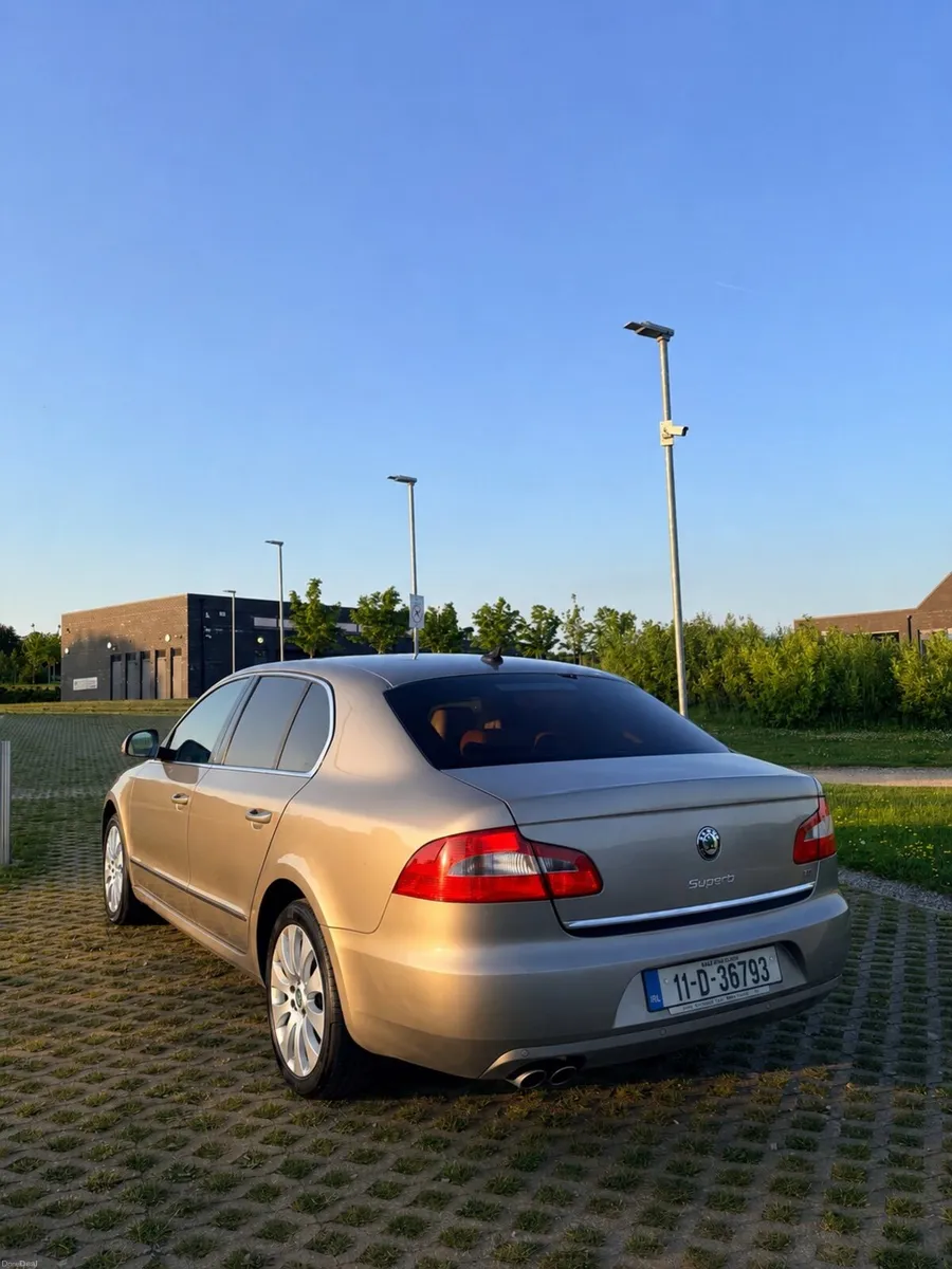 Skoda Superb - Image 4