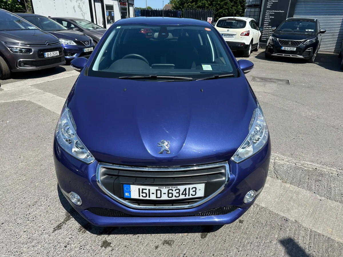 Peugeot 208 2015 1.2 VTI 82 bhp Allure - Image 3