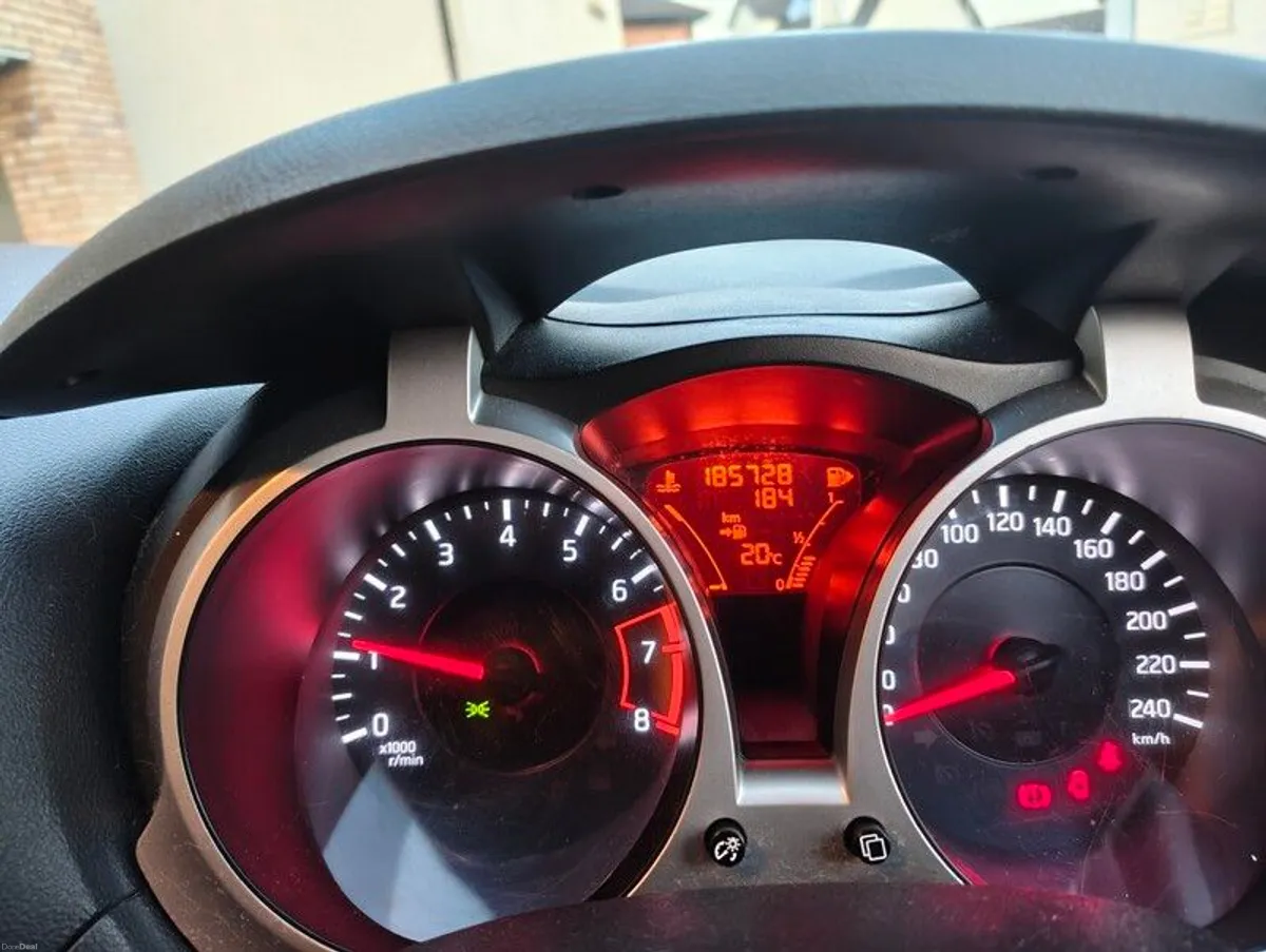 2013 Nissan Juke - Image 2