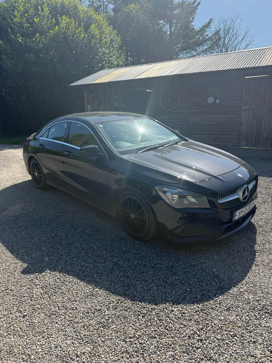 2017 CLA 180 AMG LINE - Image 1