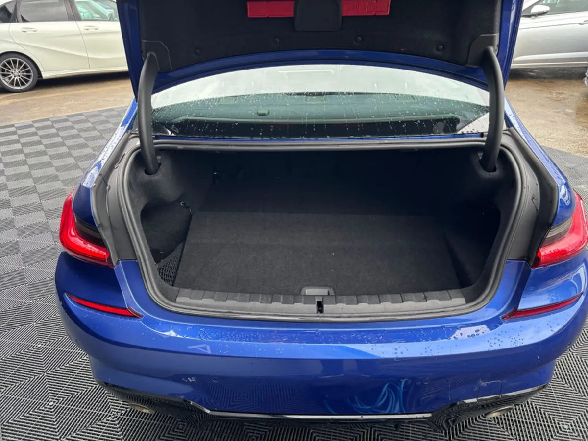 BMW 3-Series BMW 330e individual M-sport plug in h - Image 4