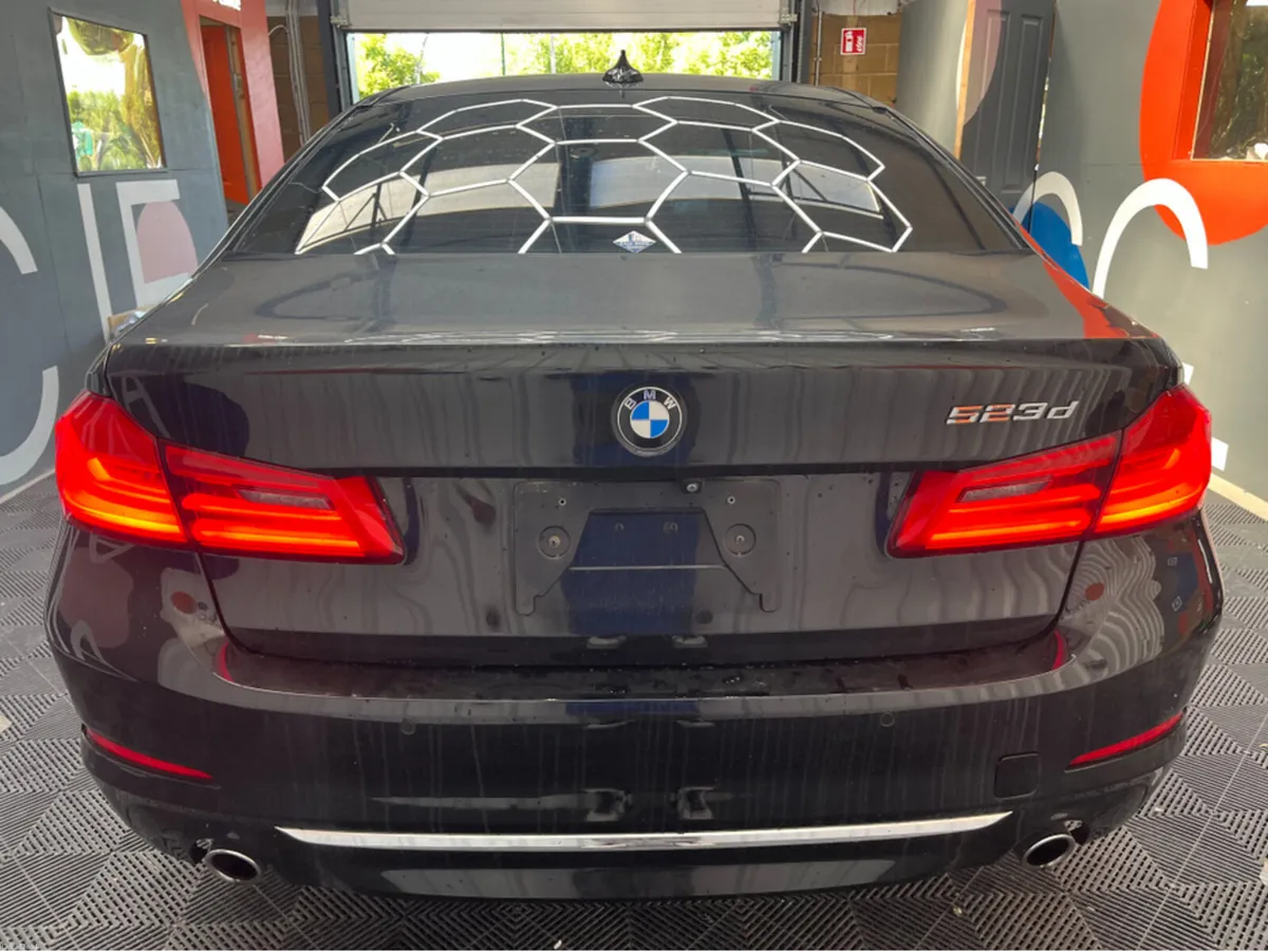 BMW 5-Series 2017 BMW 523D LUXURY 2.0 AUTOMATIC / - Image 3