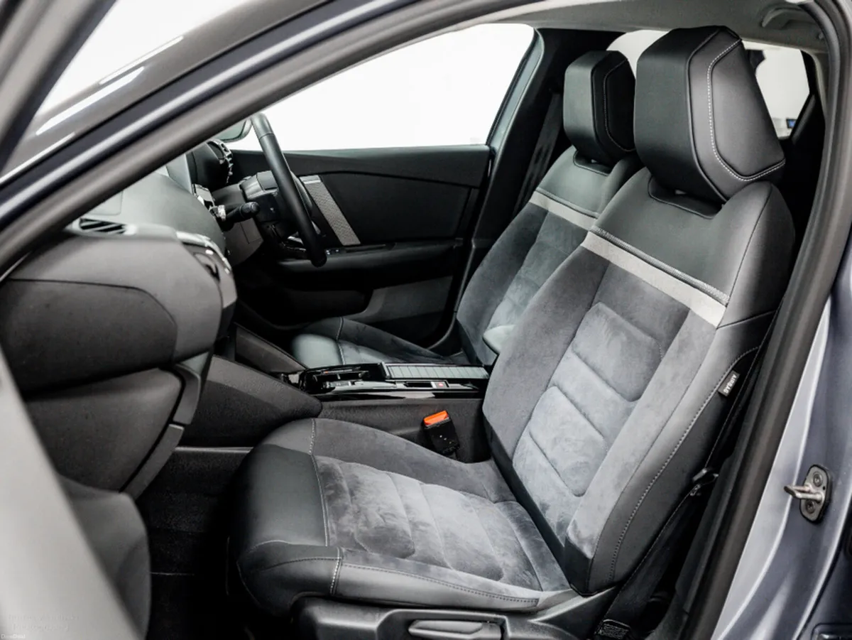 Citroen C4 ë-C4 ë-Series Edition 50kWh 136HP - Image 2