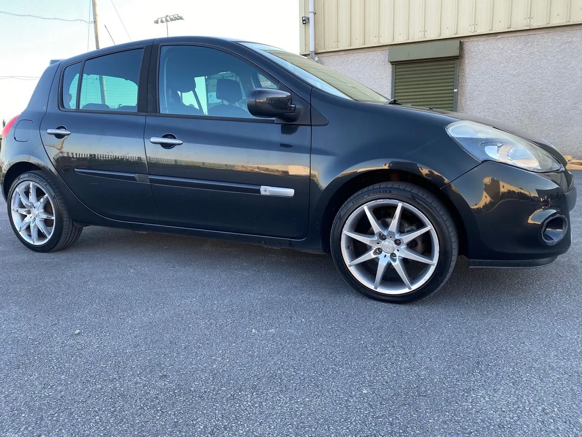 Renault Clio 1.2 petrol NCT&TAX - Image 3