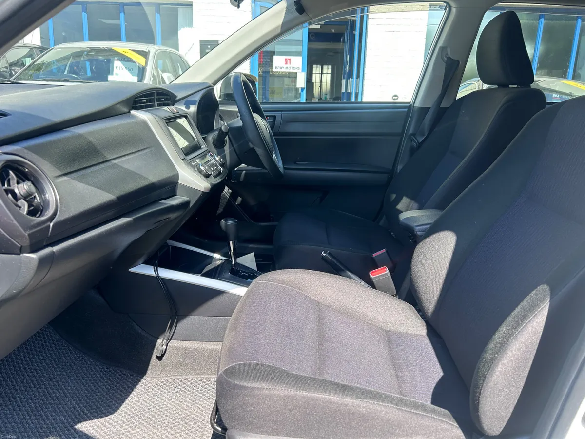 2017 TOYOTA COROLLA FIELDER ESTATE HYBRID AUTO - Image 4