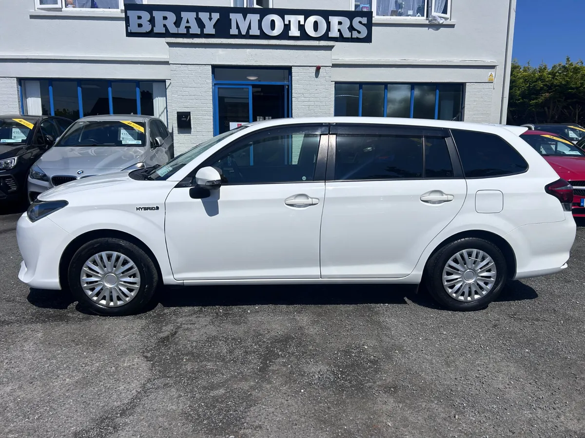 2017 TOYOTA COROLLA FIELDER ESTATE HYBRID AUTO - Image 3
