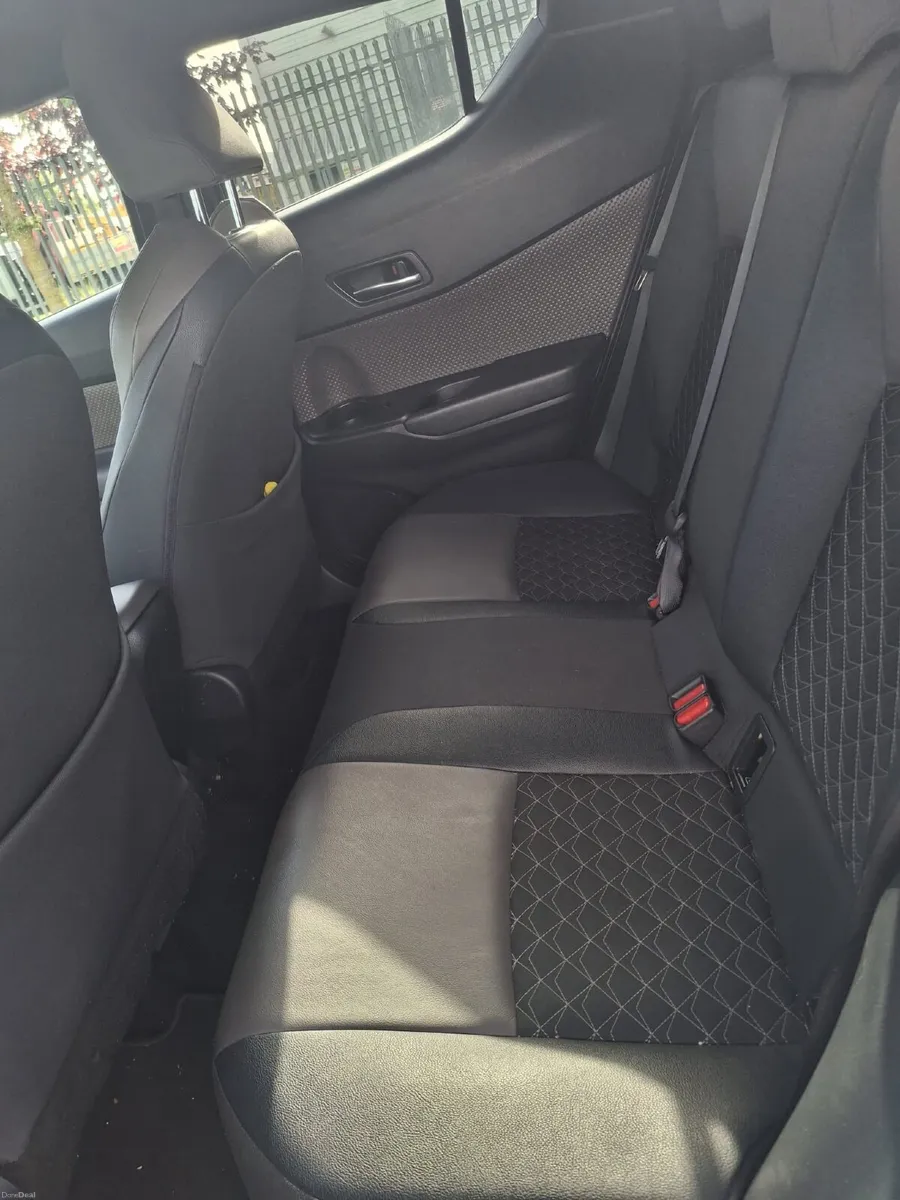 Toyota C-HR 2021 - Image 4