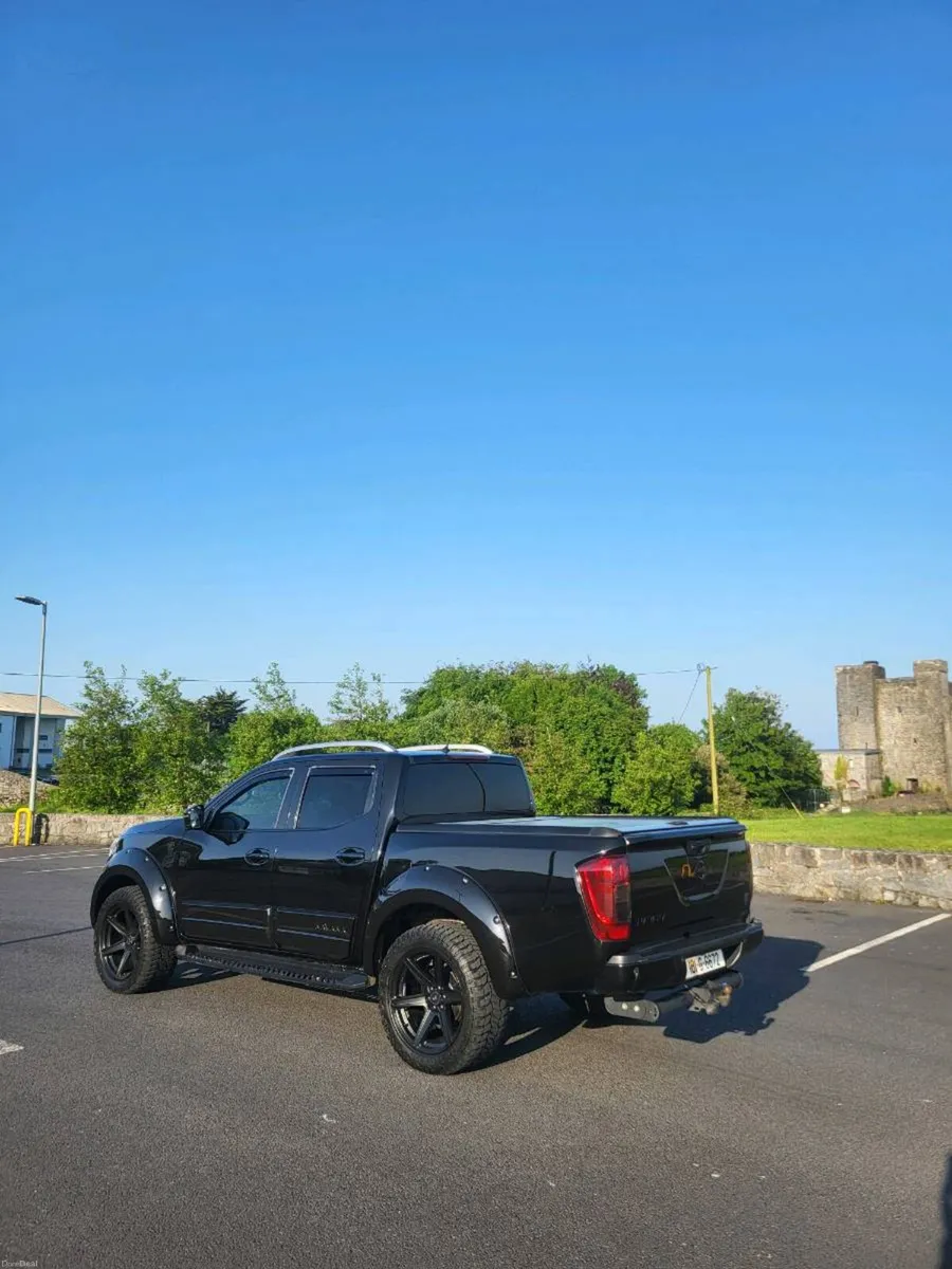 Nissan Navara 2.3dci Tekna Auto 181 - Image 4