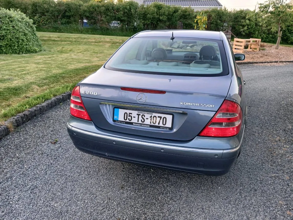 Mercedes E200 - Image 2