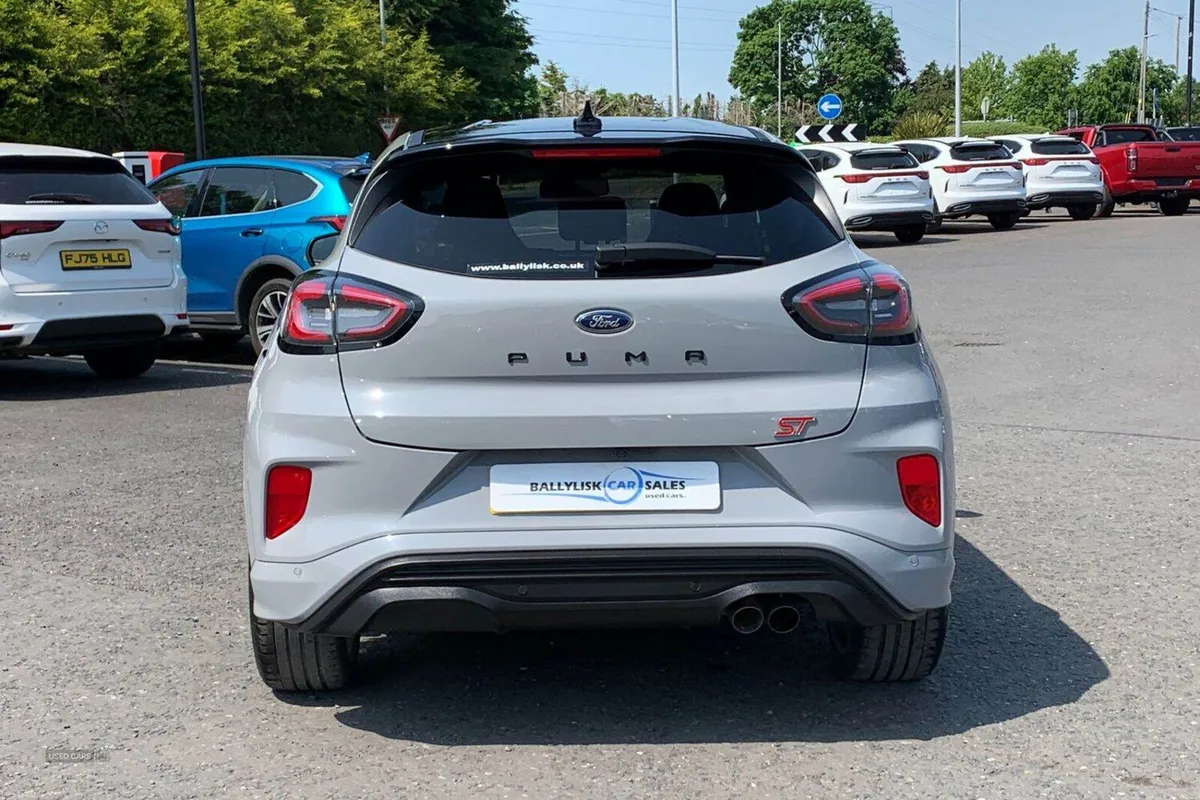 Ford Puma 1.0T 170PS ST Hybrid Auto in Grey Matter - Image 5