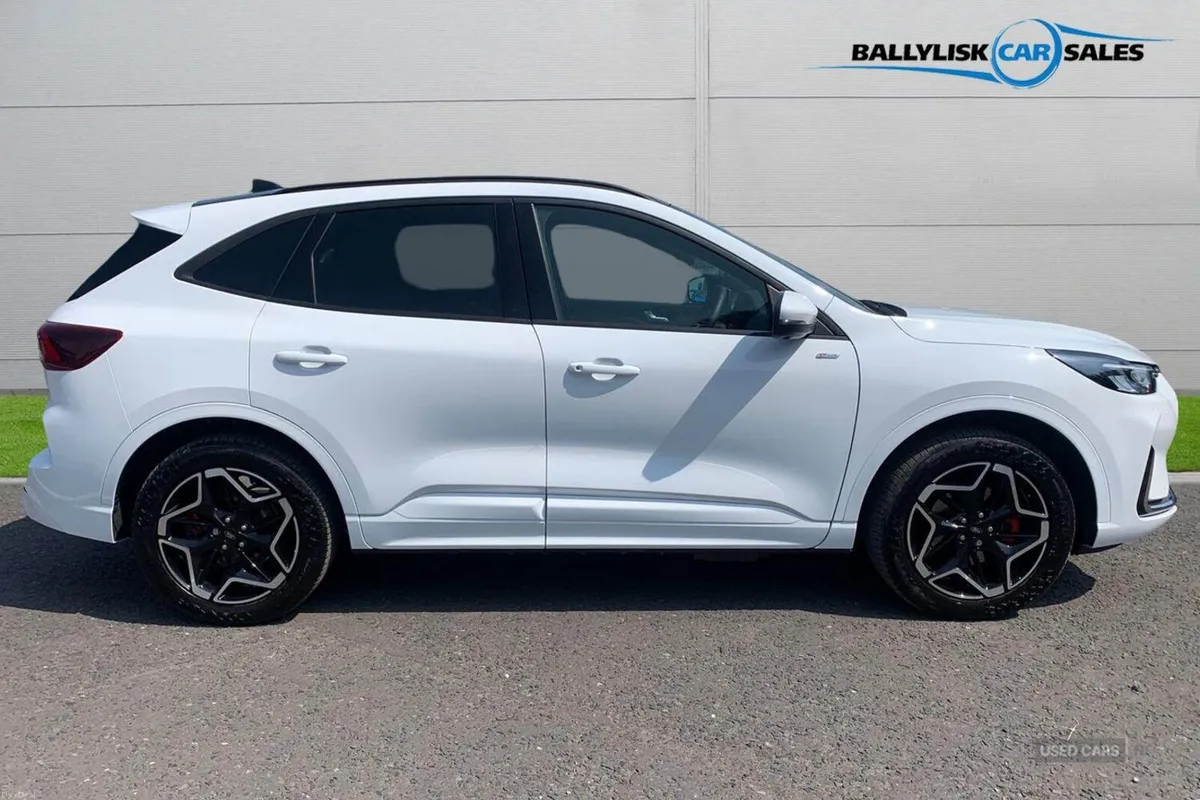 Ford Kuga 2.5 Duratec 243PS PHEV 14.4kWh ST-Line X - Image 3
