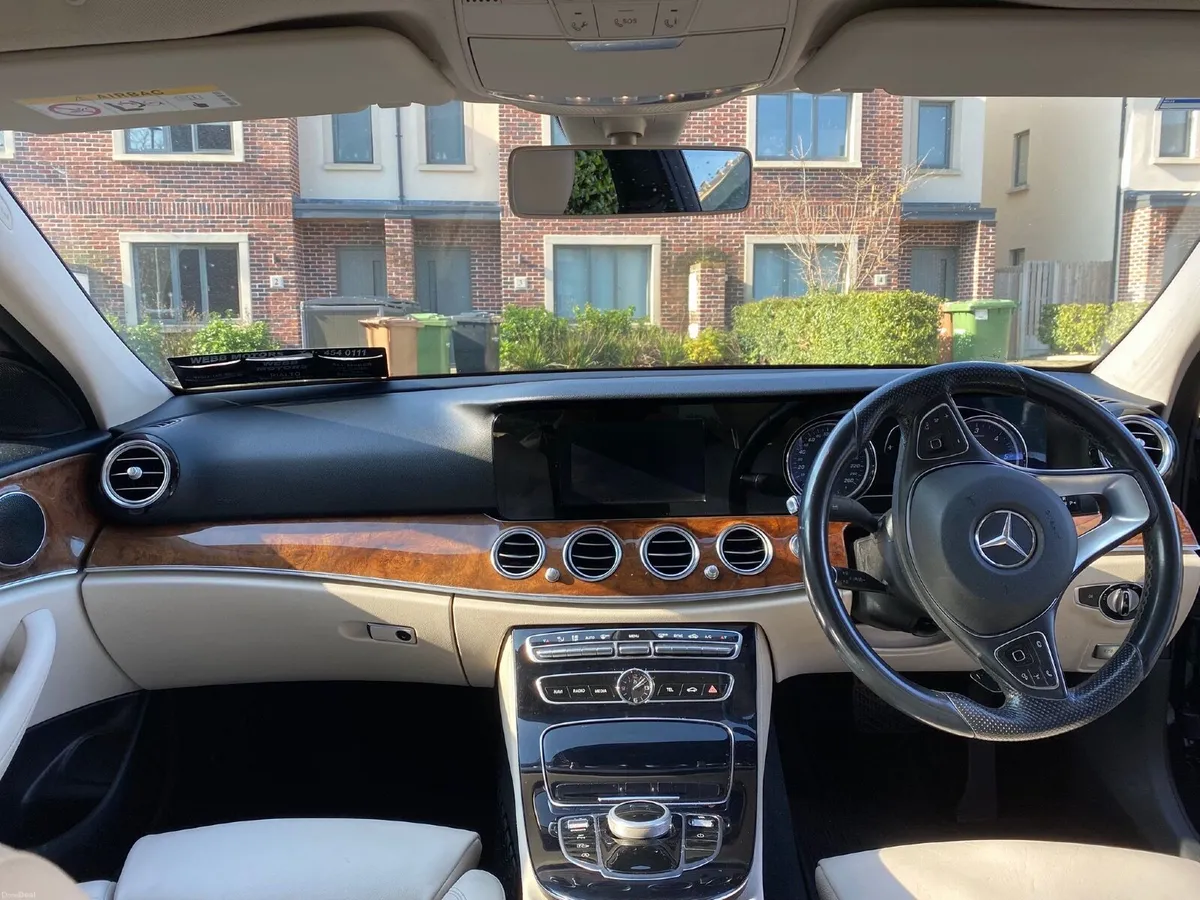 Mercedes-Benz E-Class 2017 - Image 4