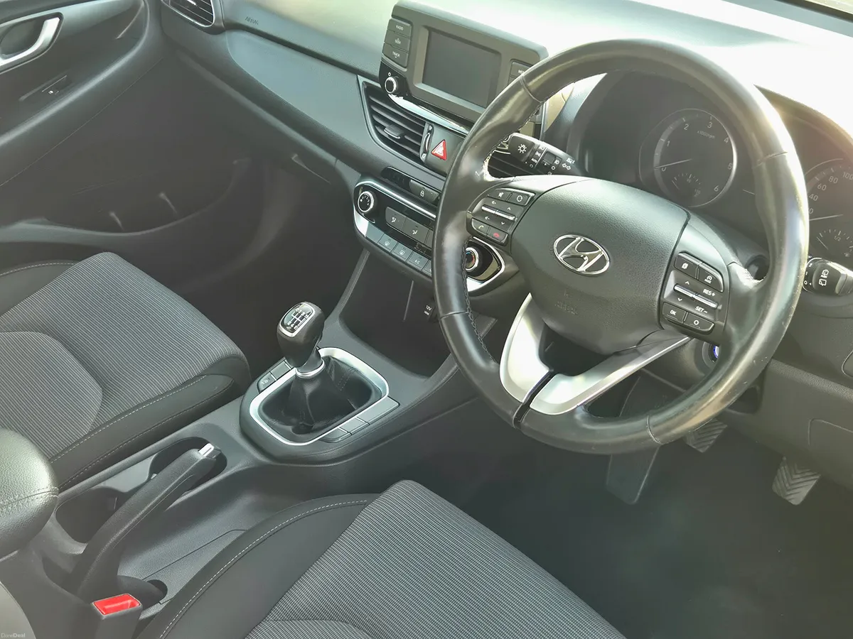 Hyundai i30  I 30 DELUXE - Image 4