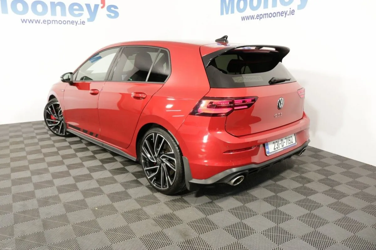 Volkswagen Golf GTI CLUBSPORT DSG - 2.0L Petrol 30 - Image 5