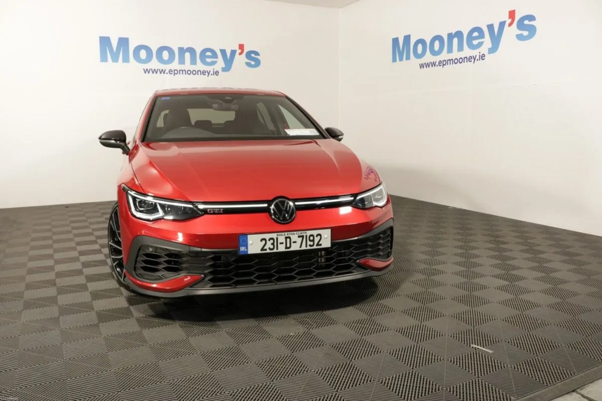 Volkswagen Golf GTI CLUBSPORT DSG - 2.0L PETROL 30 - Image 2