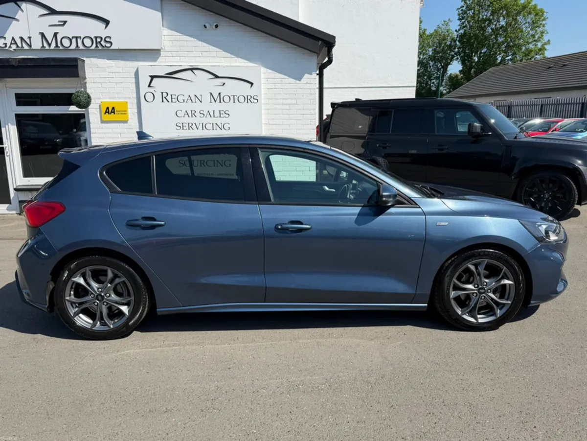 Ford Focus ST-LINE 1.5 120HP AUTO - Image 2