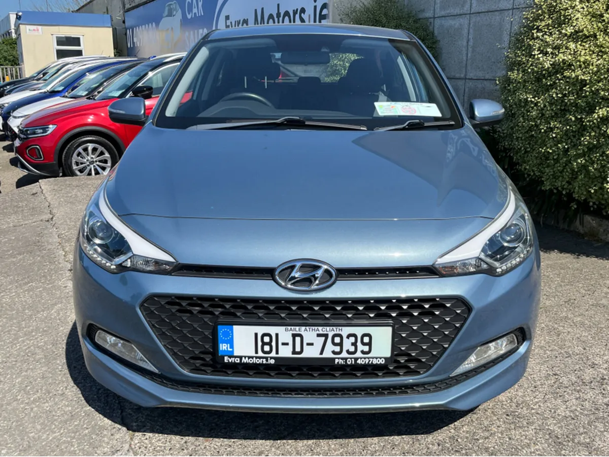 Hyundai i20 DELUXE 1.2 PETROL //LOW MILES// - Image 3