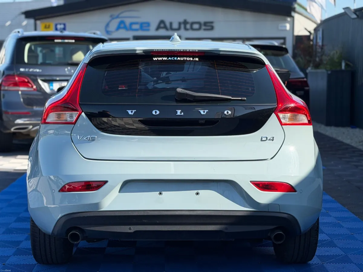 Volvo V40 D4 MOMENTUM - 2.0L DIESEL - AUTO - 12M W - Image 6