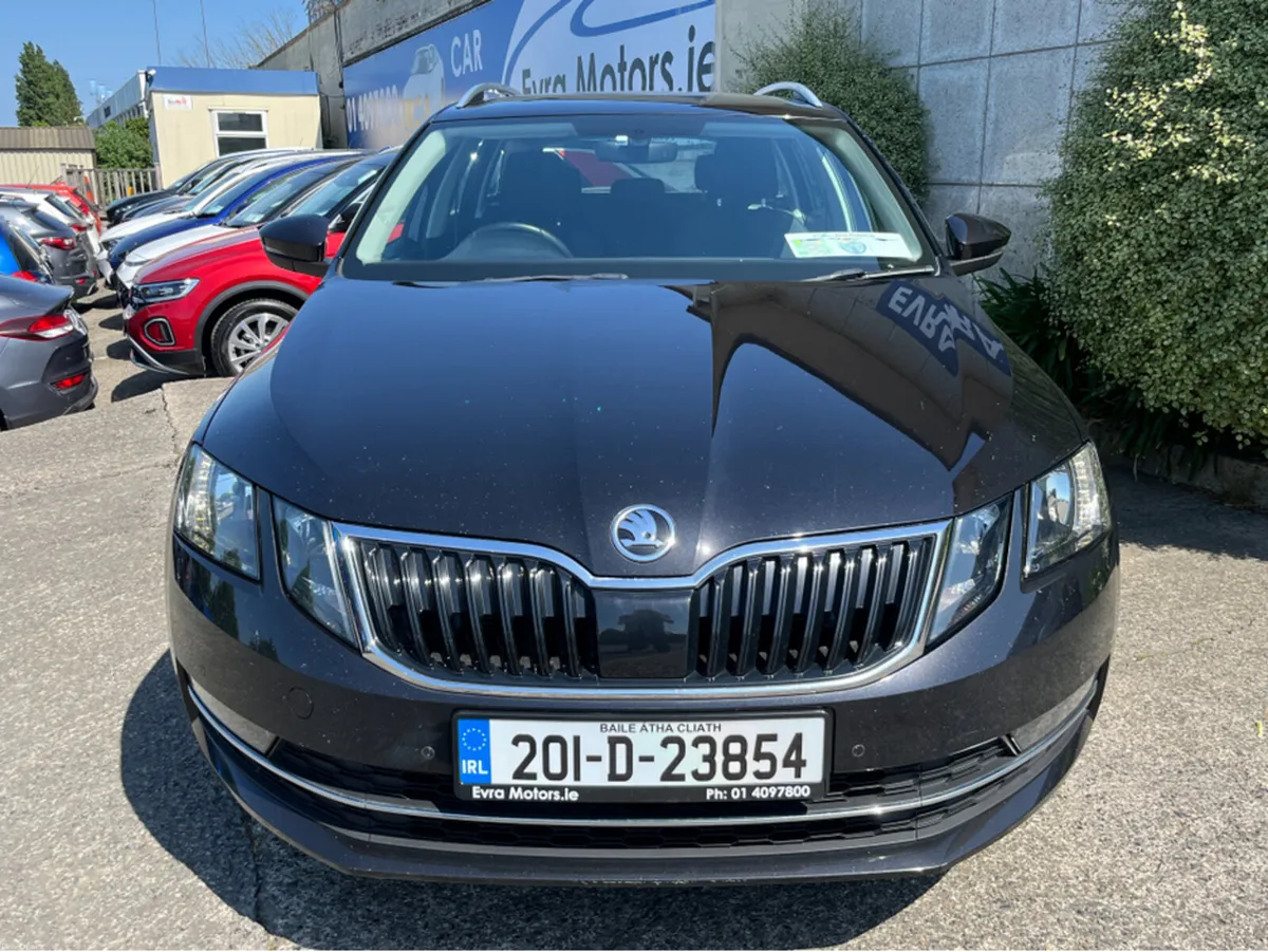 Skoda Octavia COMBI ESTATE STYLE 2.0 DIESEL MANUAL - Image 2