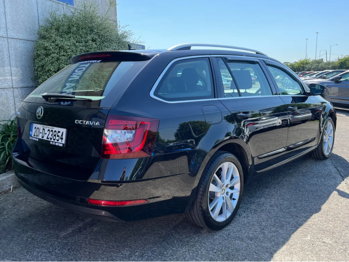 Skoda Octavia COMBI ESTATE STYLE 2.0 DIESEL MANUAL - Image 4