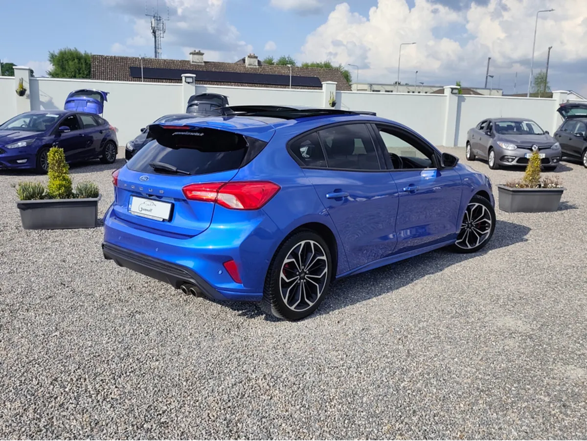 Ford Focus ST-LINE X TDCI - Image 2