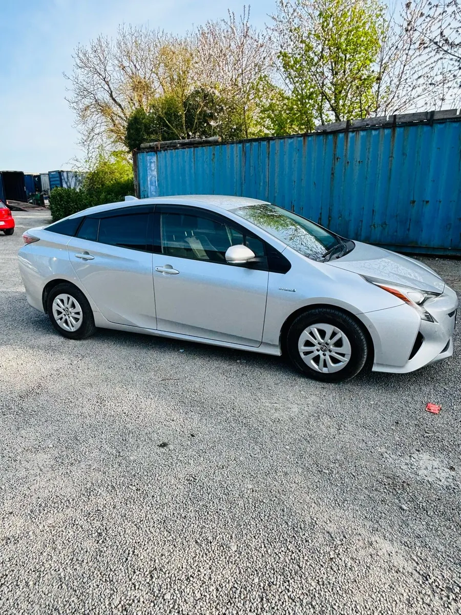 Toyota Prius 2016 hybrid (Read add plz) - Image 4