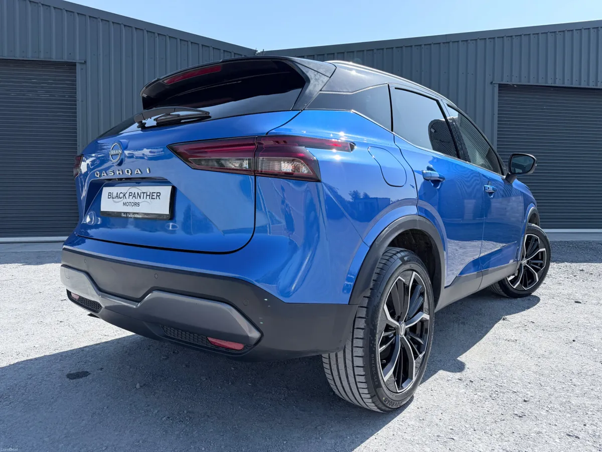 Nissan Qashqai 242’ SV Premium 1.3 MHEV GLASS ROOF - Image 4