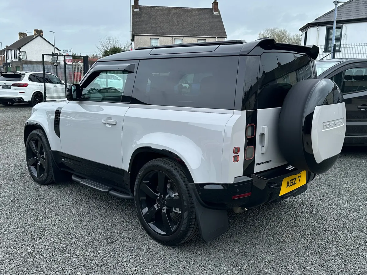 2026 Land Rover Defender 90 D350 X-Dynamic HSE - Image 4