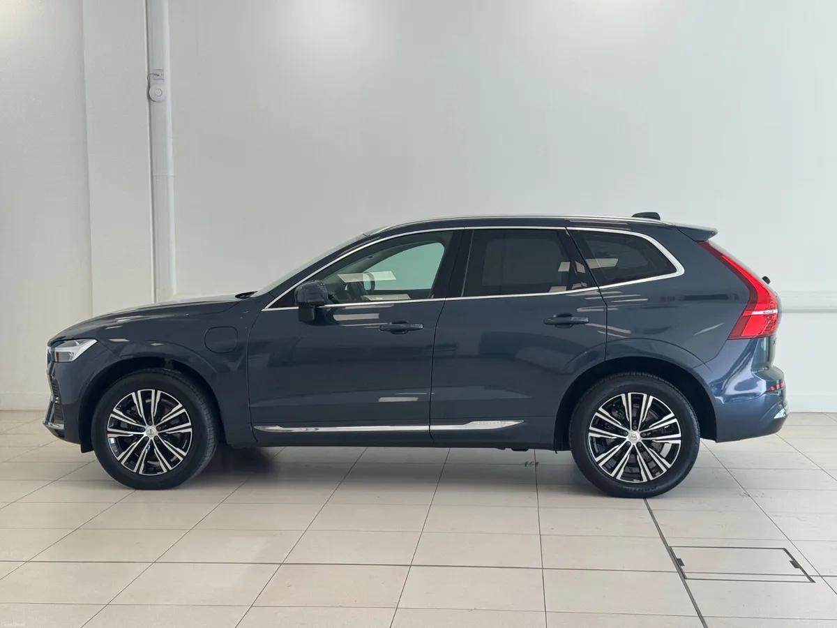 Volvo XC60 2022 - Image 3