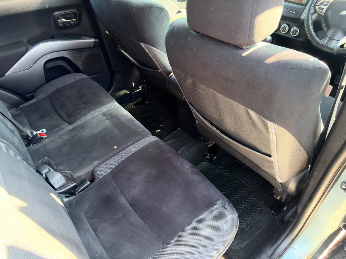 Mitsubishi Outlander 2010 2.0 Diesel new nct 2/27 - Image 4