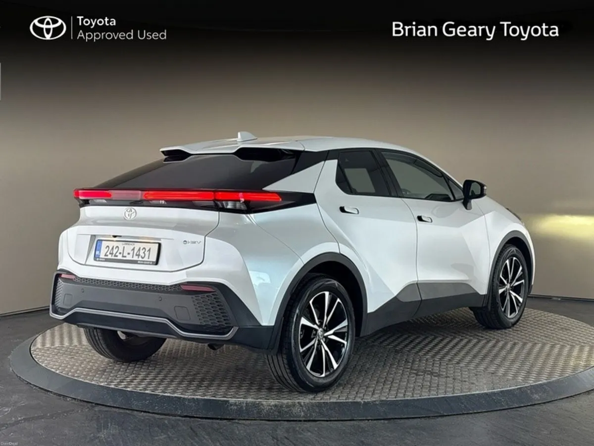 Toyota C-HR HYBRID SPORT - Image 2