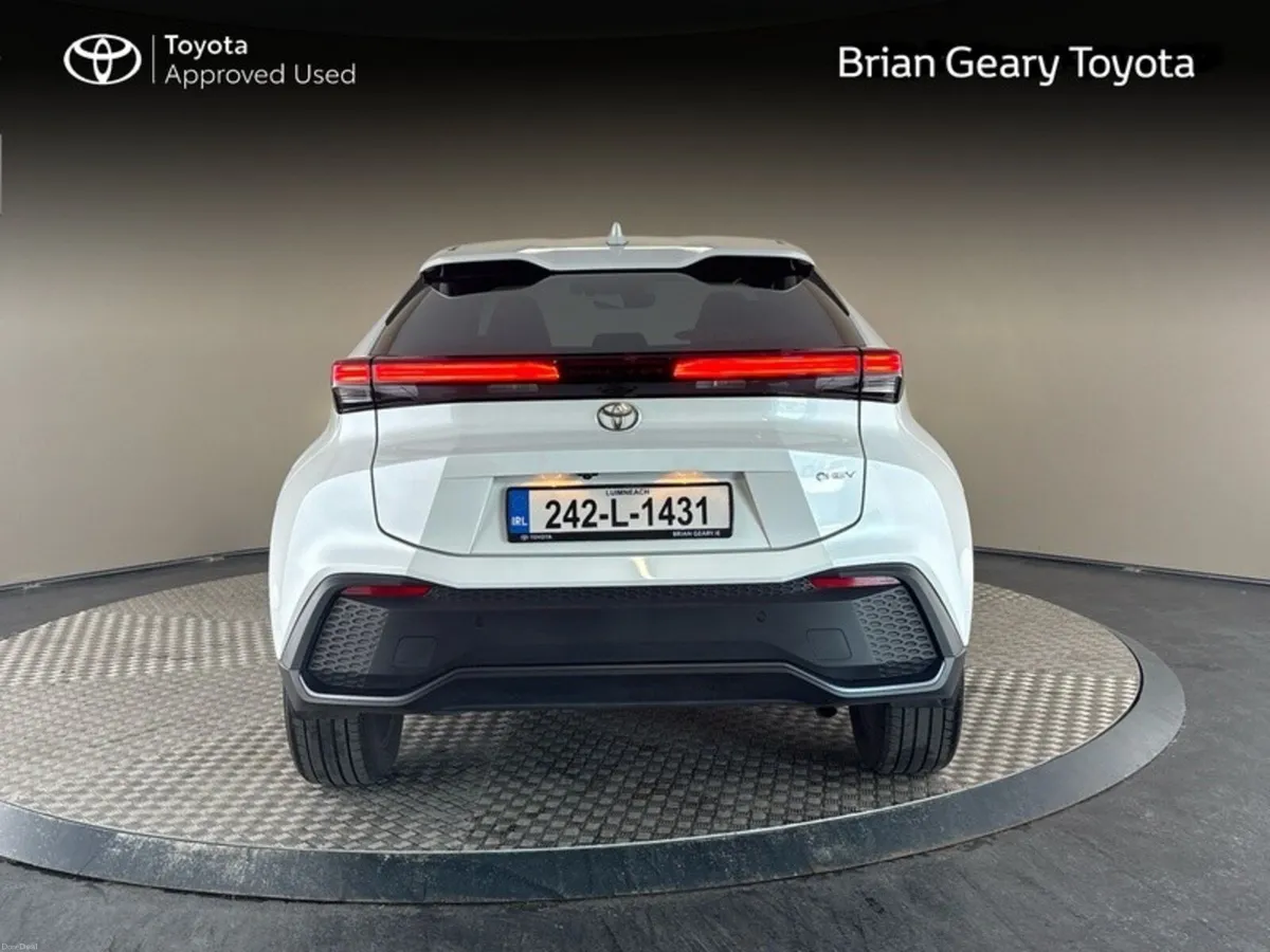 Toyota C-HR HYBRID SPORT - Image 4