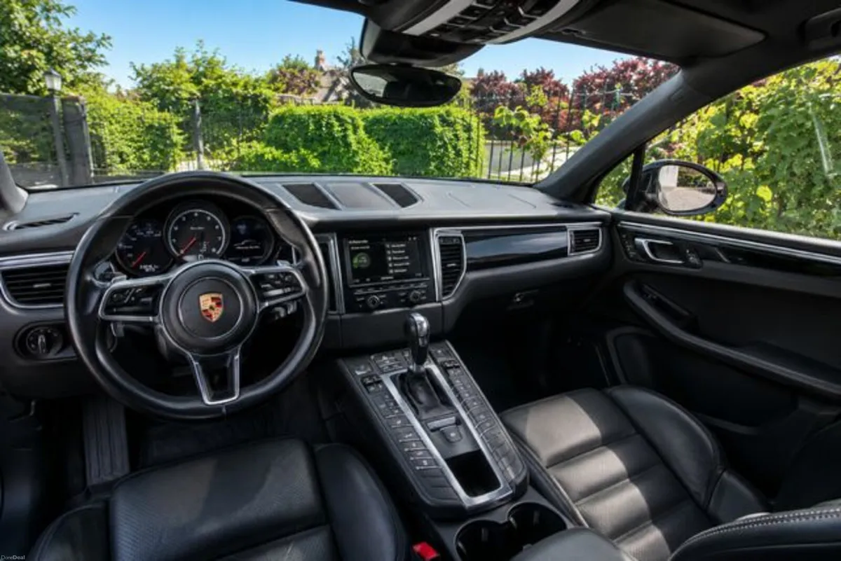Porsche Macan 2014 - Image 2