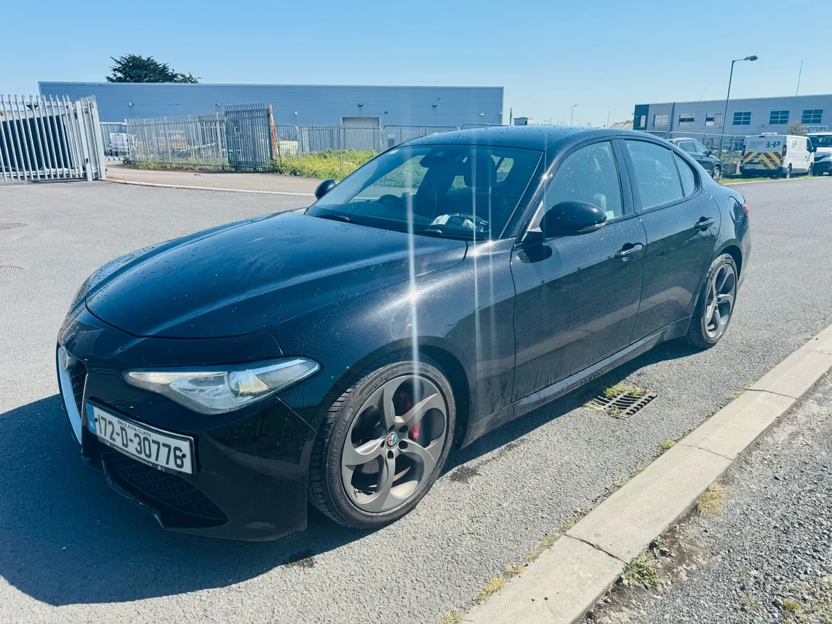 2017 Alfa Romeo Giulia - Image 4