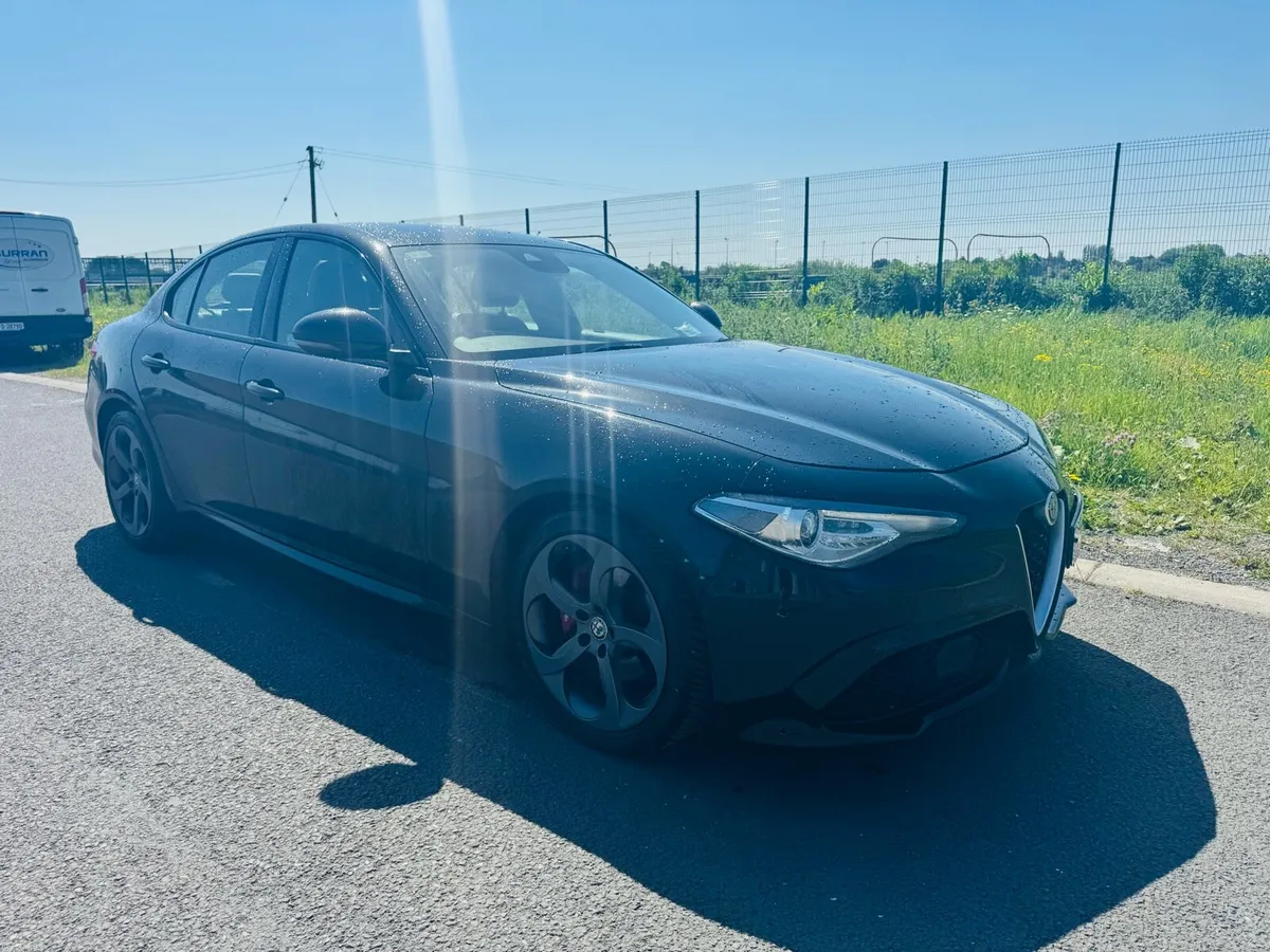 2017 Alfa Romeo Giulia - Image 2