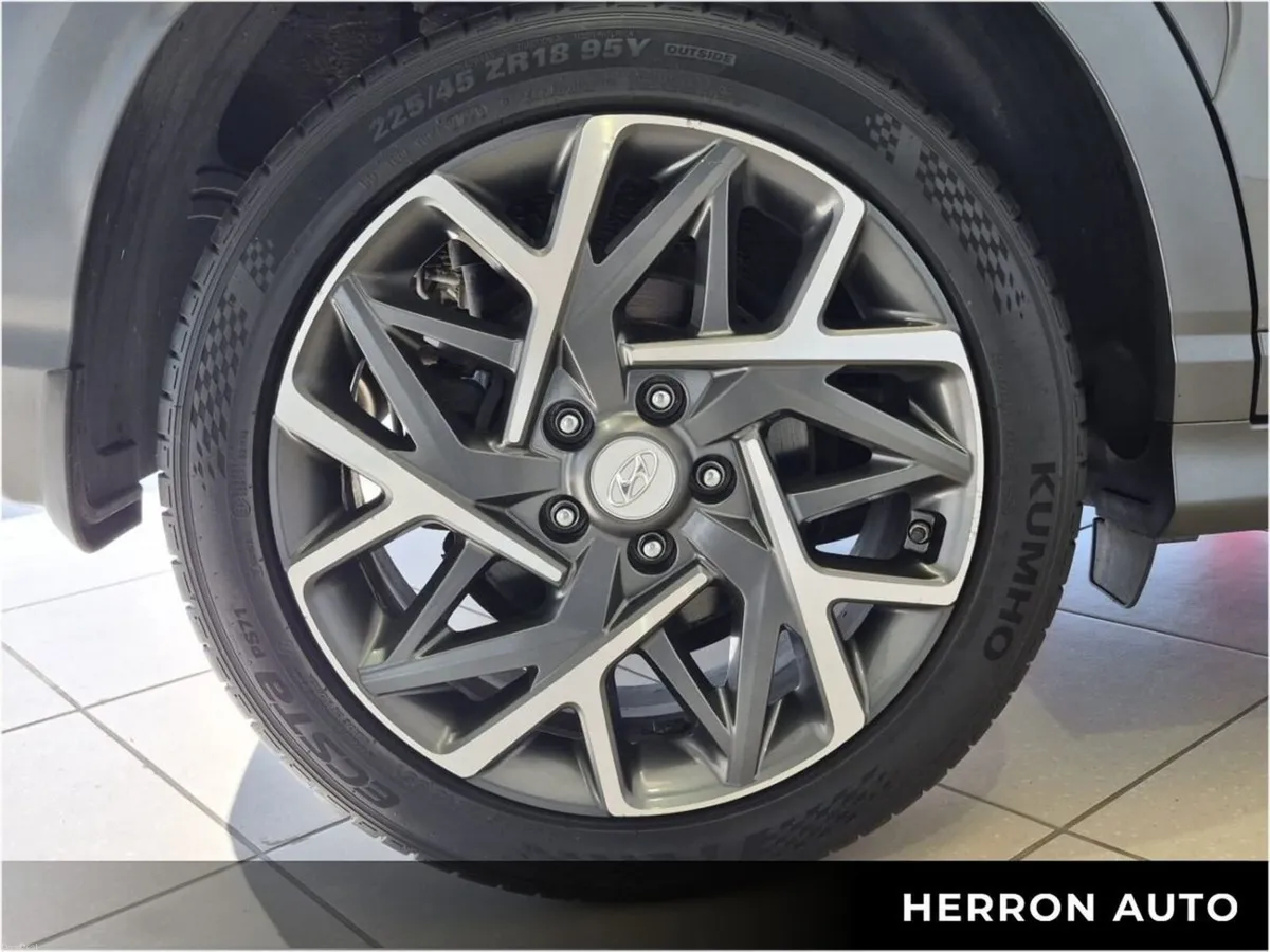 Hyundai KONA 1.6 GDI Hybrid Executive - Image 3
