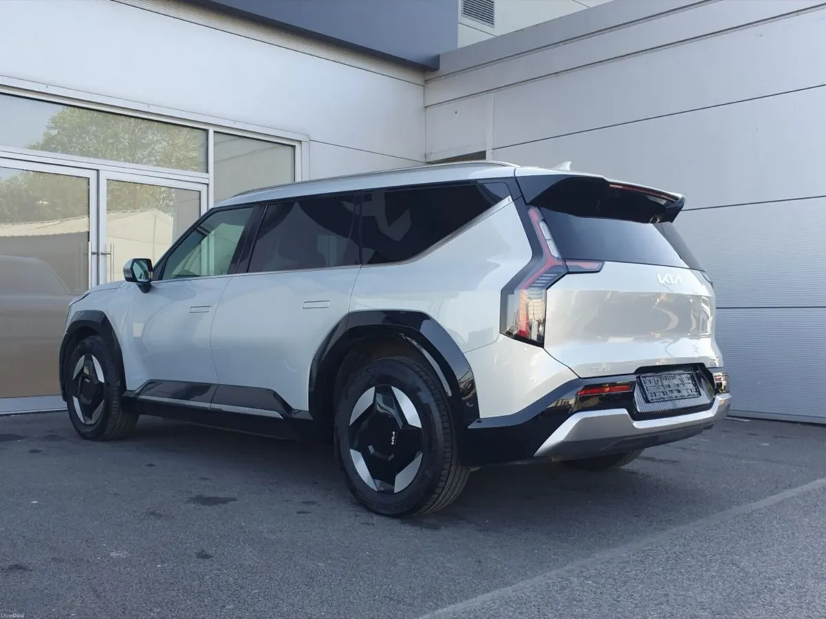Kia EV9 Earth RWD - Image 3