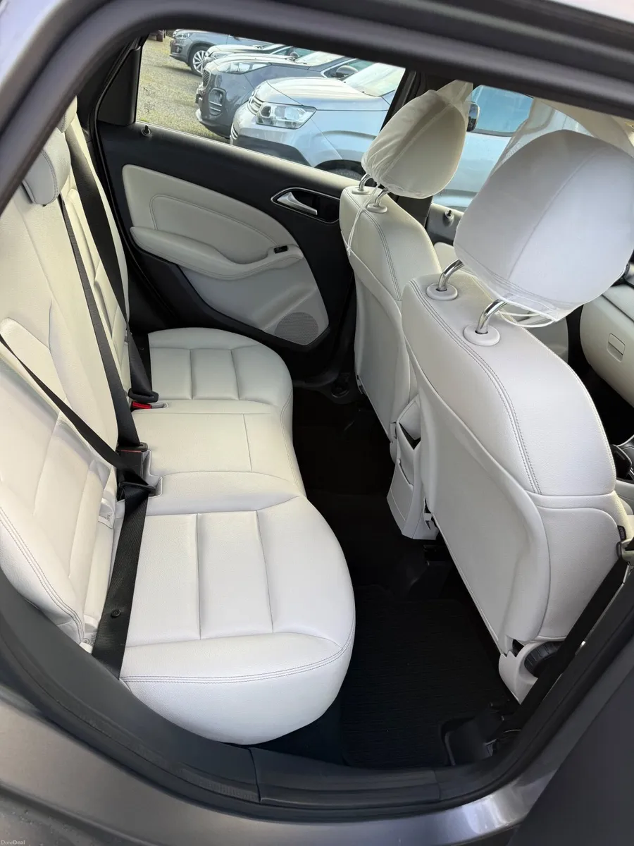 Mercedes-Benz B-Class 2018 - Image 2