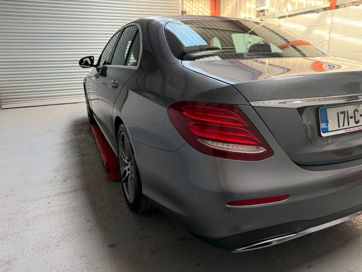 Mercedes-Benz E-Class 2017      E220 AMG LINE ! - Image 6