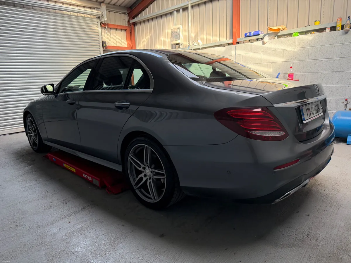 Mercedes-Benz E-Class 2017      E220 AMG LINE ! - Image 5