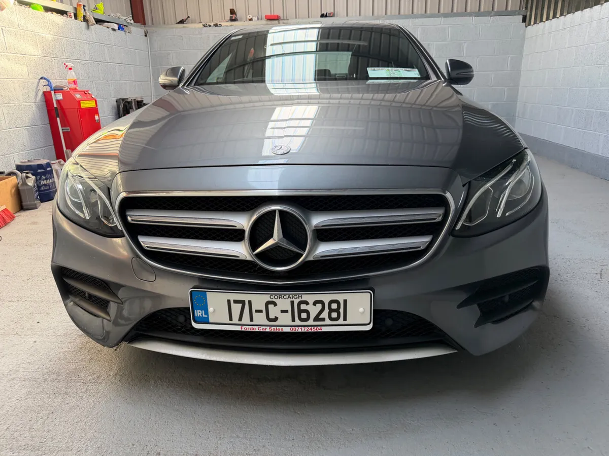 Mercedes-Benz E-Class 2017      E220 AMG LINE ! - Image 3