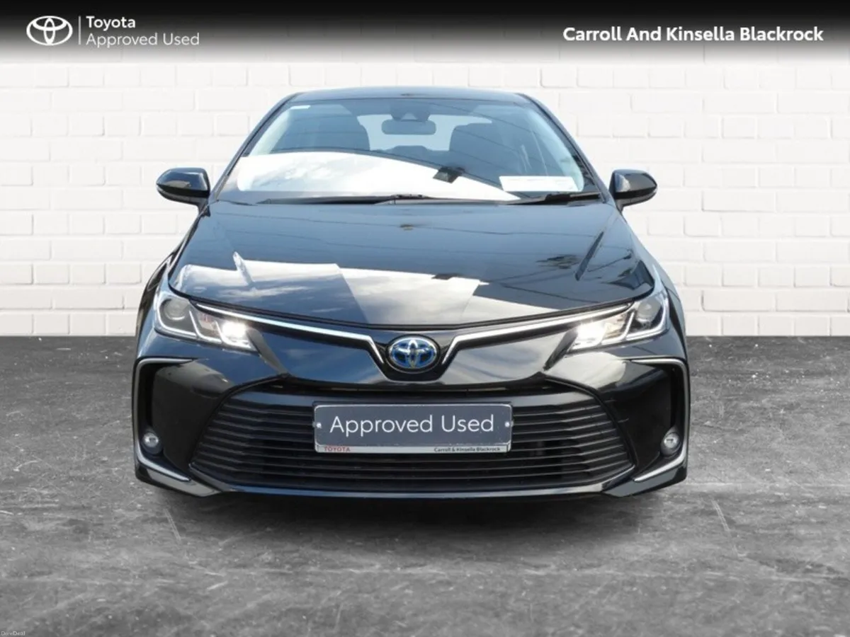 Toyota Corolla Hybrid Luna Saloon - Image 4