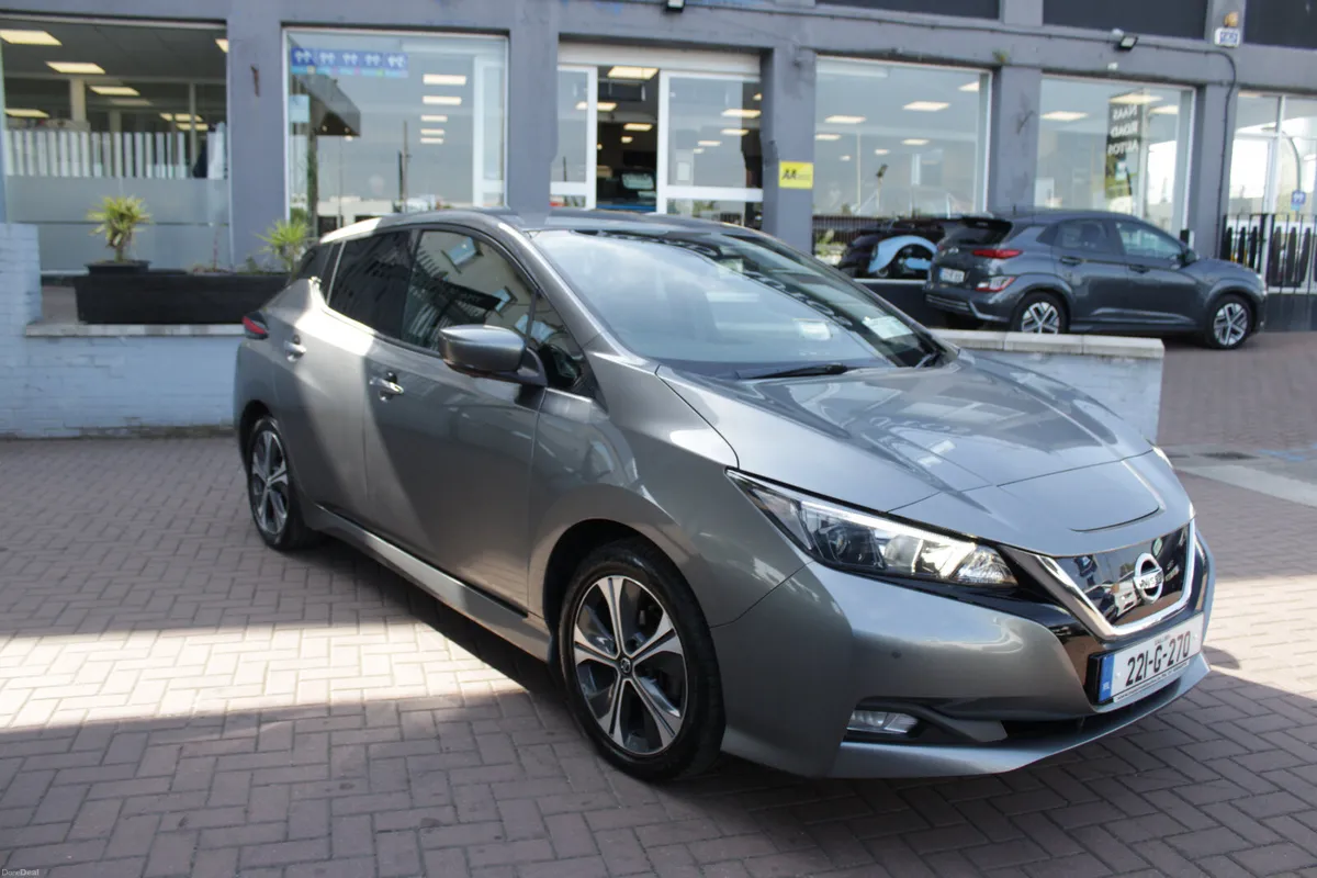 2022 NISSAN LEAF SV PREMIUM 40 KWH - Image 1
