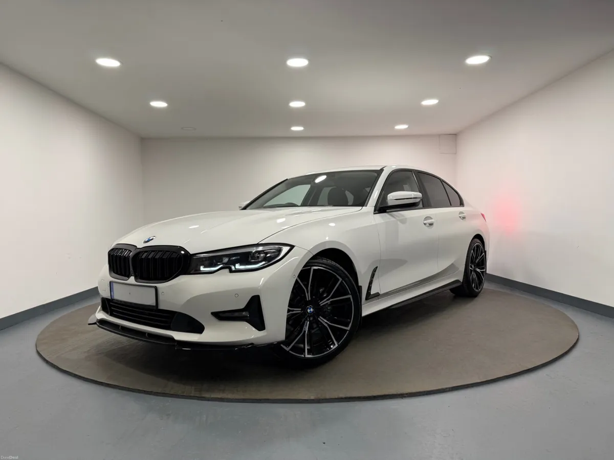 2022 BMW 3-Series 318D SE Pro M Performance - Image 4