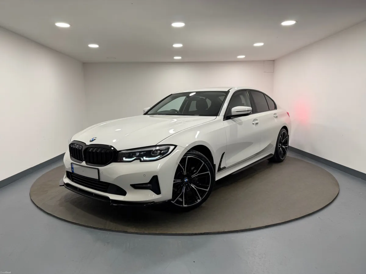 2022 BMW 3-Series 318D SE Pro M Performance - Image 2