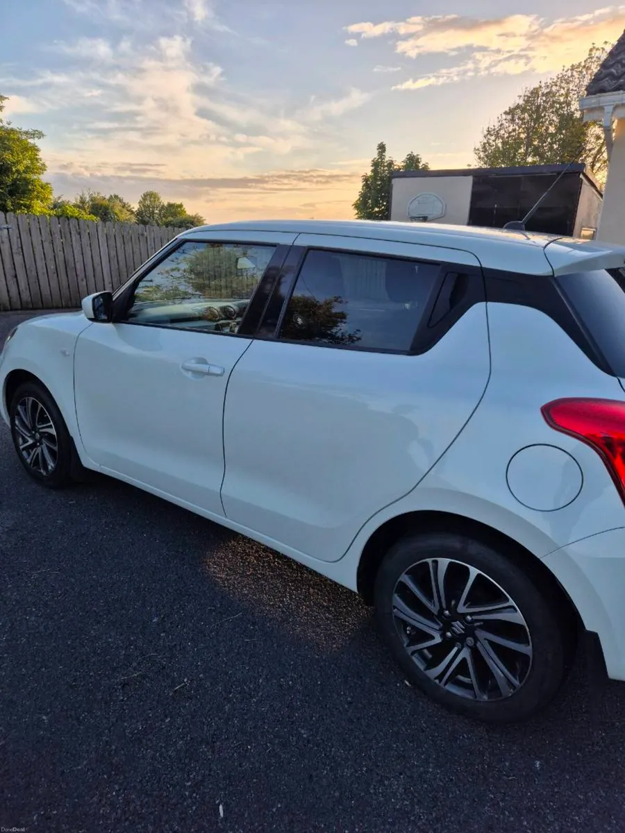 Suzuki Swift- Hybrid Manual - Image 4