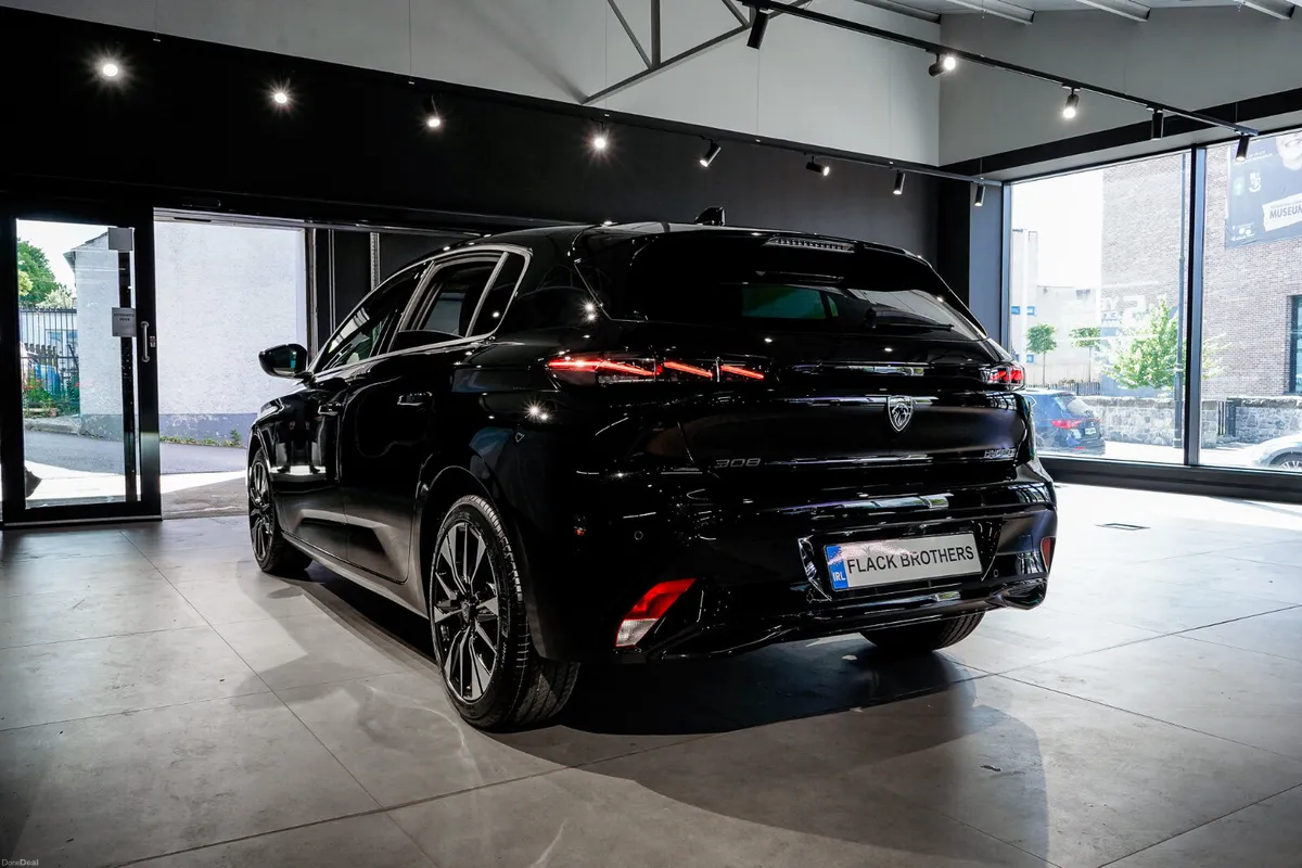 2026 Peugeot 308 Allure 1.2 MHEV 145bhp e-DCS6 - Image 6