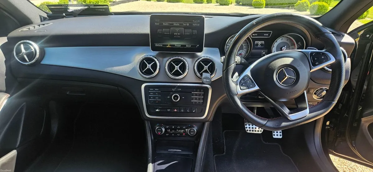 Mercedes-Benz GLA 2016 - Image 2