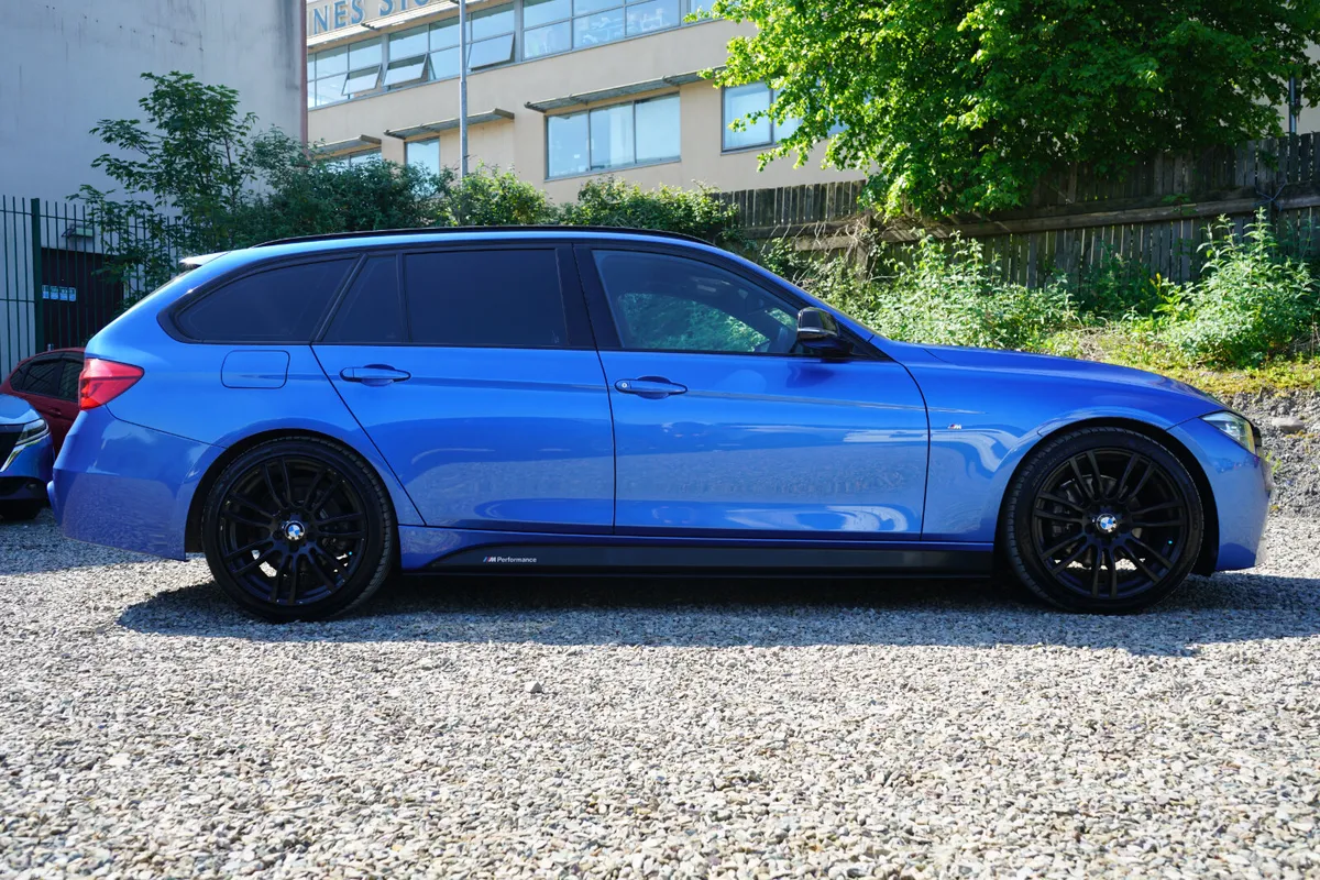 2017 BMW 320D Touring M-Sport - Image 3